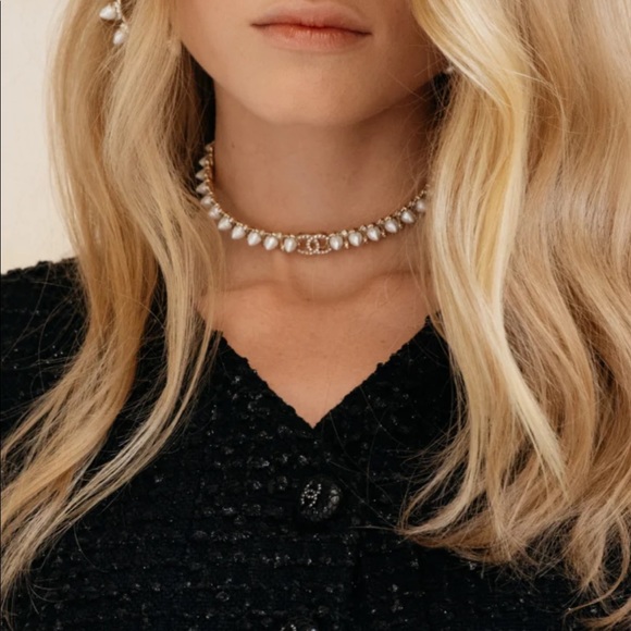 Authentic Chanel 2022 studded choker necklace - Picture 5 of 6